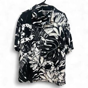 Black and White / Cream Tropical Print Button Down Shirt